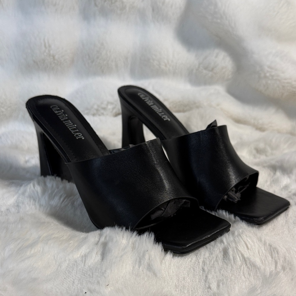 Olivia Miller Black Women's Mules